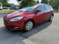 Gebraucht Ford Focus Trend 101 PS (74 kW) 2016 Rot Limousine