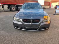 Gebraucht BMW 320 177 PS (130 kW) 2005 Grau Kombi