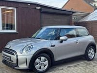 Używany Mini Cooper Essential 136 KM (100 kW) 2023 Srebrny Hatchback