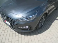 Gebraucht Hyundai i30 Trend 120 PS (88 kW) 2023 Grau Limousine