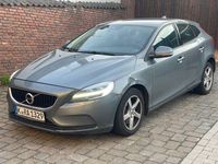 Gebraucht Volvo V40 Momentum 120 PS (88 kW) 2017 Grau Limousine