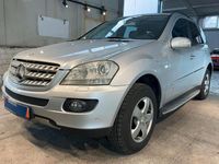 Gebraucht Mercedes ML320 224 PS (164 kW) 2006 Silber SUV