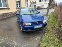 Gebraucht VW Polo 60 PS (44 kW) 1998 Blau Kleinwagen