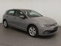 Gebraucht VW Golf VIII Life 150 PS (110 kW) 2020 Mondsteingrau Limousine