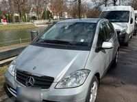 Gebraucht Mercedes A160 95 PS (69 kW) 2011 Silber Kleinwagen
