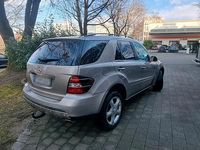 Gebraucht Mercedes ML320 224 PS (164 kW) 2006 Silber SUV