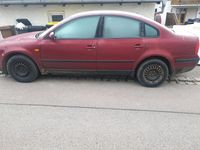 Gebraucht VW Passat 118 PS (86 kW) 1998 Rot Limousine