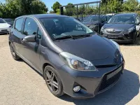 Gebraucht Toyota Yaris 75 PS (55 kW) 2012 Grau Kleinwagen