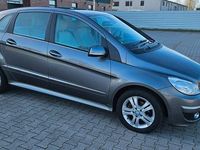 Gebraucht Mercedes B180 116 PS (85 kW) 2010 Grau Van / Kleinbus