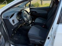 Gebraucht Toyota Yaris Comfort 69 PS (50 kW) 2015 Weiß Limousine