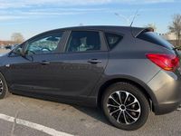 Gebraucht Opel Astra 140 PS (102 kW) 2011 Grau Limousine