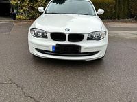 Gebraucht BMW 116 122 PS (89 kW) 2009 Weiß Kleinwagen