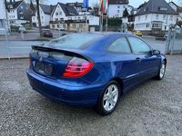 Gebraucht Mercedes C180 143 PS (105 kW) 2004 Blau Coupé