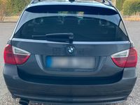 Gebraucht BMW 320 177 PS (130 kW) 2008 Grau Kombi