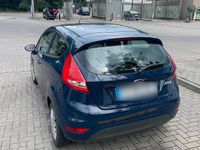 Gebraucht Ford Fiesta 60 PS (44 kW) 2012 Blau Kleinwagen