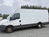 Gebraucht Iveco Daily 146 PS (107 kW) 2014 Weiß Van / Kleinbus