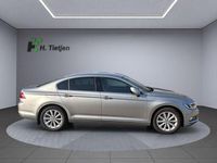 Gebraucht VW Passat Highline 150 PS (110 kW) 2017 Silber Limousine