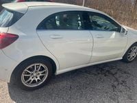 Gebraucht Mercedes A200 156 PS (114 kW) 2016 Weiß Kleinwagen