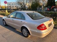 Gebraucht Mercedes E220 Elegance 150 PS (110 kW) 2003 Silber Limousine