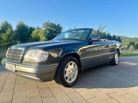 Second-hand Mercedes E320 220 CP (161 kW) 1995 Negru Cabrio