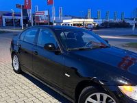 Gebraucht BMW 325 218 PS (160 kW) 2009 Schwarz Limousine