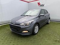 Gebraucht Hyundai i20 Passion 84 PS (61 kW) 2016 Grau Limousine