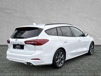 Neu Ford Focus ST-Line 155 PS (114 kW) 2026 Frozen white Limousine