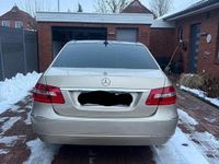 Gebraucht Mercedes E220 Elegance 170 PS (125 kW) 2012 Gelb Limousine
