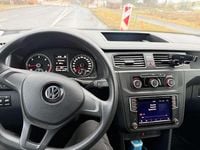 Używany VW Caddy Maxi 102 KM (75 kW) 2020 Biały Minivan