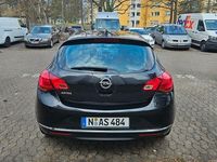 Gebraucht Opel Astra Selection 116 PS (85 kW) 2014 Schwarz Limousine