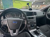Gebraucht Volvo V60 115 PS (84 kW) 2015 Weiß Kombi