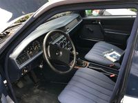 Gebraucht Mercedes 190 90 PS (66 kW) 1984 Blau Limousine