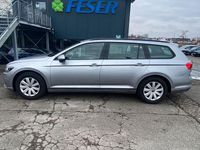 Gebraucht VW Passat 150 PS (110 kW) 2022 Pyrit silber metallic Kombi