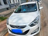 Gebraucht Hyundai i40 177 PS (130 kW) 2012 Weiß Kombi