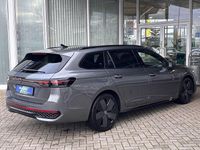 Neu VW Passat R-line 193 PS (141 kW) 2025 Grau Kombi