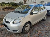Gebraucht Toyota Yaris 99 PS (72 kW) 2012 Silber Limousine