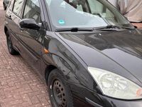 Second-hand Ford Focus 116 CP (85 kW) 2004 Negru Berlinǎ