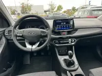 Gebraucht Hyundai i30 Select 131 PS (96 kW) 2019 Schwarz Limousine