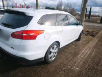 Gebraucht Ford Focus 125 PS (91 kW) 2015 Weiß Kombi