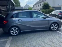 Gebraucht Mercedes B200 156 PS (114 kW) 2012 Silber Kleinwagen
