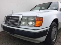 Gebraucht Mercedes E200 118 PS (86 kW) 1992 Weiss Limousine
