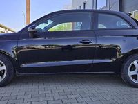 Używany Audi A1 Attraction 86 KM (63 kW) 2011 Czarny Hatchback