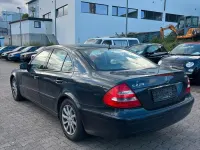 Gebraucht Mercedes E220 150 PS (110 kW) 2003 Blau Limousine