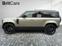Gebraucht Land Rover Defender HSE Dynamic 300 PS (220 kW) 2025 Pangea green SUV