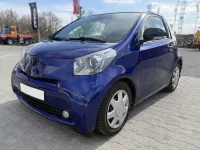 Second-hand Toyota iQ 98 CP (72 kW) 2010 Albastru Hatchback