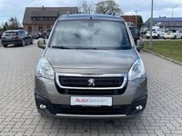 Gebraucht Peugeot Partner Tepee Allure 99 PS (72 kW) 2017 Lack nocciola metallic Van / Kleinbus