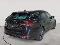 Gebraucht Skoda Octavia Clever 150 PS (110 kW) 2023 Blackmagic perleffekt Kombi