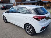 gebraucht Hyundai i20 1.2 Benzin Select