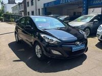 Gebraucht Hyundai i30 Edition 99 PS (72 kW) 2015 Phantom black / mic Kleinwagen