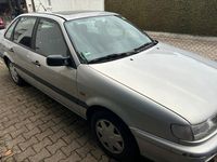Second-hand VW Passat 90 CP (66 kW) 1996 Argintiu Berlinǎ